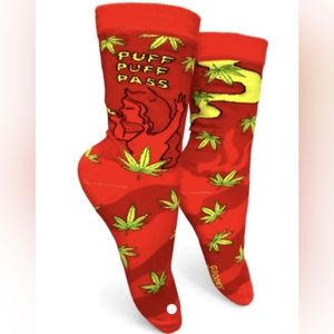 Ladies Mary Jane Leaf Crew Length Socks Puff Pass Red NWT Super Fun & Stylish